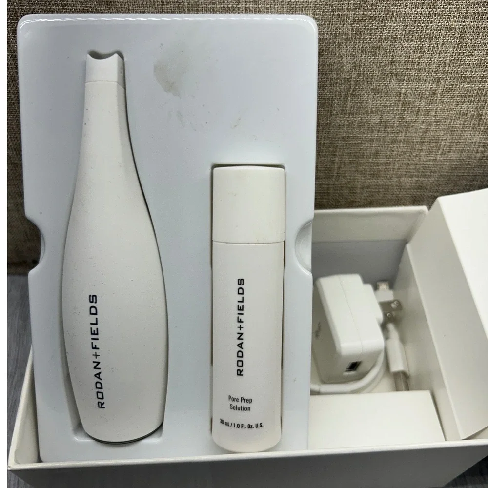 Rodan + Fields Pore Cleansing System Tool with Pore Prep Solution and Tips White